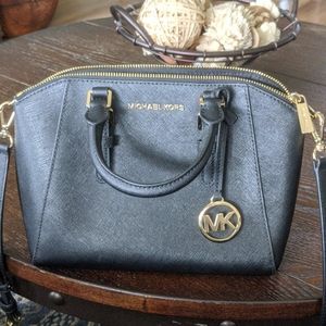♥️Black Michael Kors purse